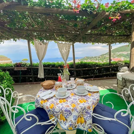 La Terrazza Sul Porto Konukevi *